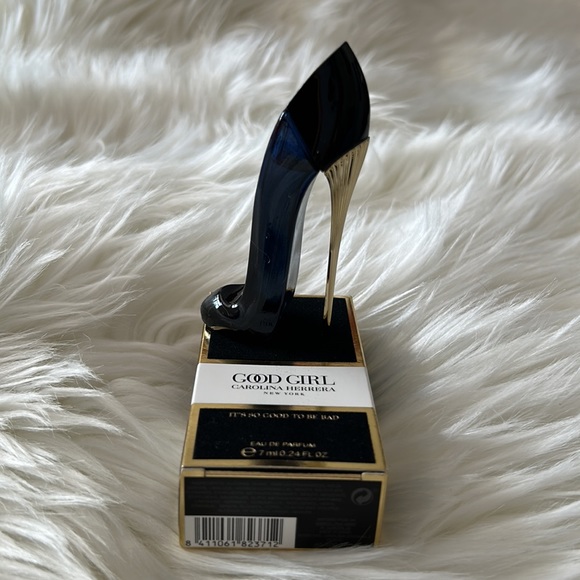 NEW ~ CAROLINA HERRERA POUCH SET - Picture 5 of 10